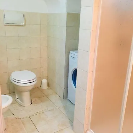 Ninety-eight Central House * Manfredonia