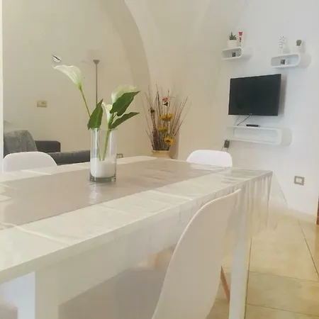 Ninety-eight Central House Manfredonia